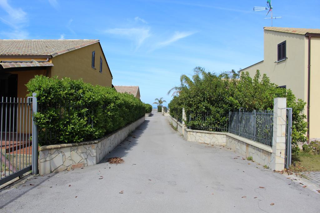 קמפופליצ'ה די רוצ'לה Casa Vacanze Roccella Beach מראה חיצוני תמונה