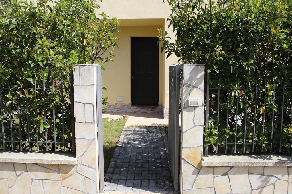קמפופליצ'ה די רוצ'לה Casa Vacanze Roccella Beach מראה חיצוני תמונה