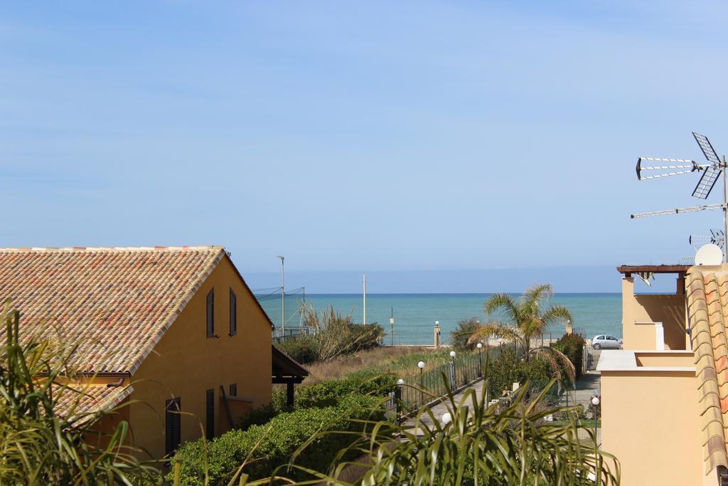 קמפופליצ'ה די רוצ'לה Casa Vacanze Roccella Beach מראה חיצוני תמונה