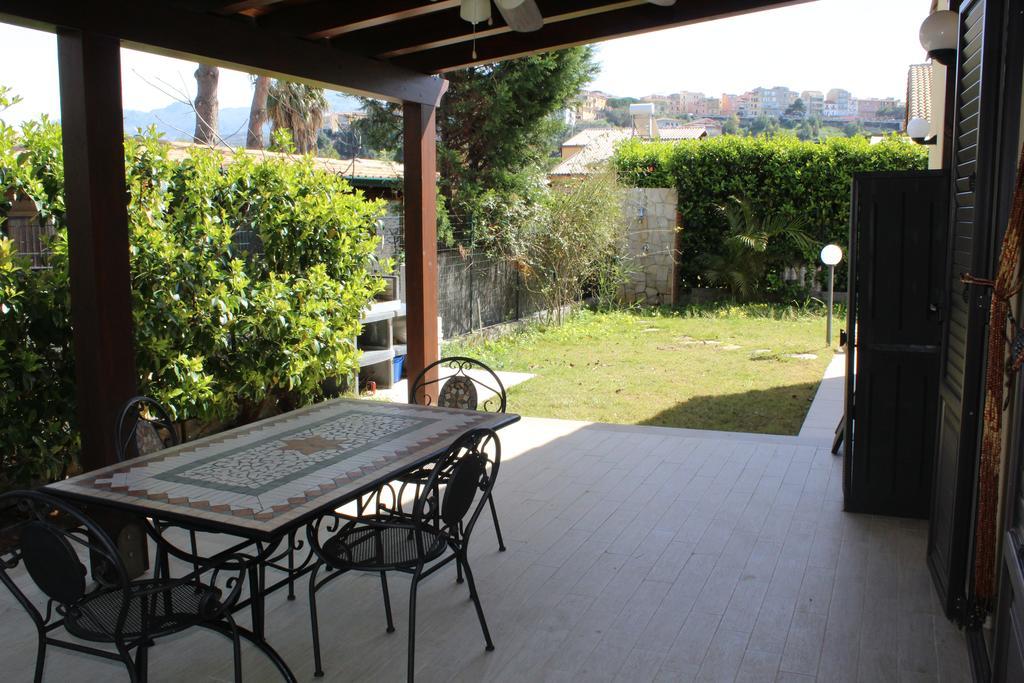 קמפופליצ'ה די רוצ'לה Casa Vacanze Roccella Beach מראה חיצוני תמונה