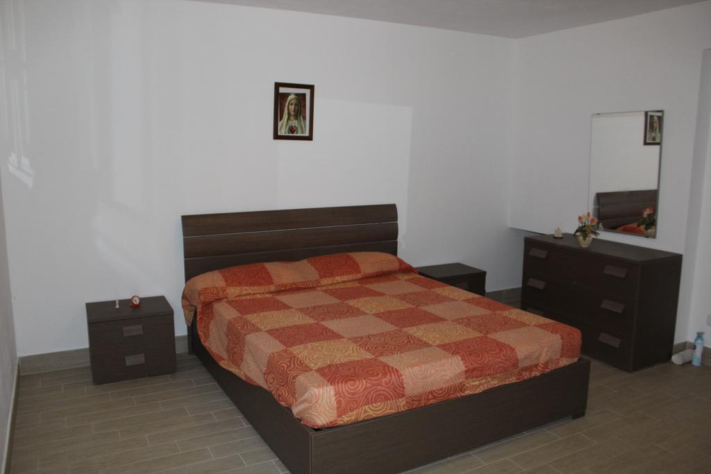 קמפופליצ'ה די רוצ'לה Casa Vacanze Roccella Beach מראה חיצוני תמונה